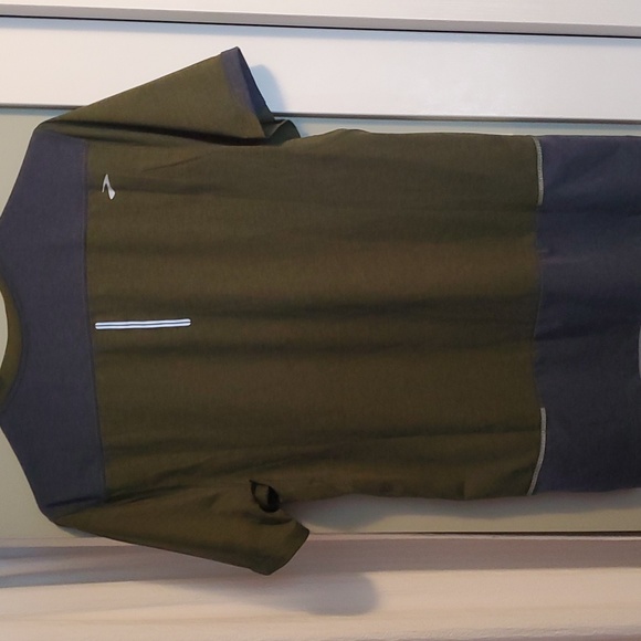 (3 For $20) Brooks pure project running shirt - Picture 3 of 3